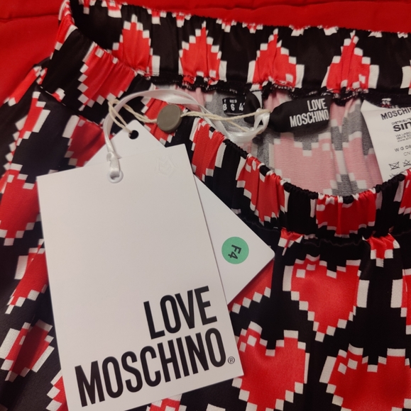 Love Moschino digital hearts skirt, video game-inspired - Size 6 - NWT! - Picture 4 of 4